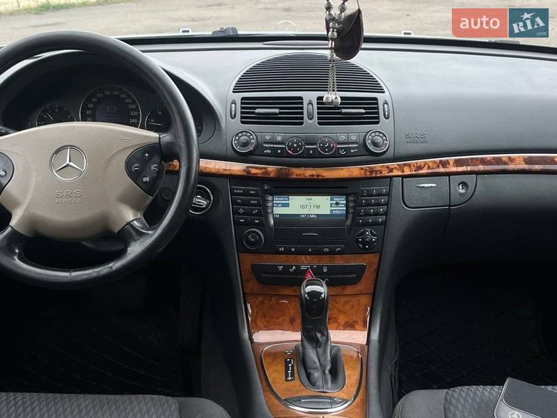 Седан Mercedes-Benz E-Class 2002 в Николаеве