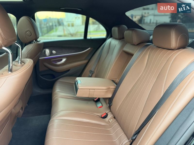 Седан Mercedes-Benz E-Class 2016 в Киеве