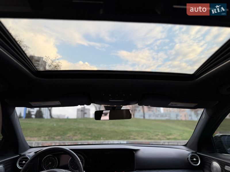 Седан Mercedes-Benz E-Class 2016 в Киеве