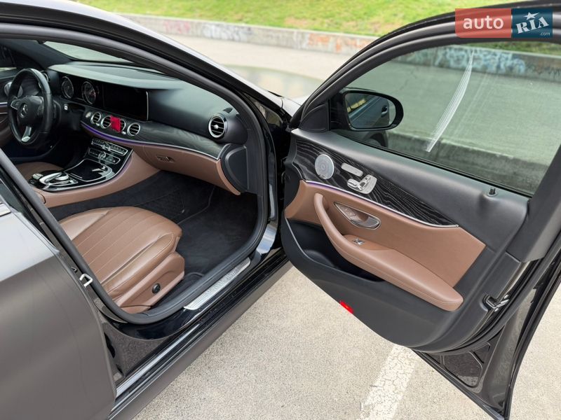 Седан Mercedes-Benz E-Class 2016 в Киеве