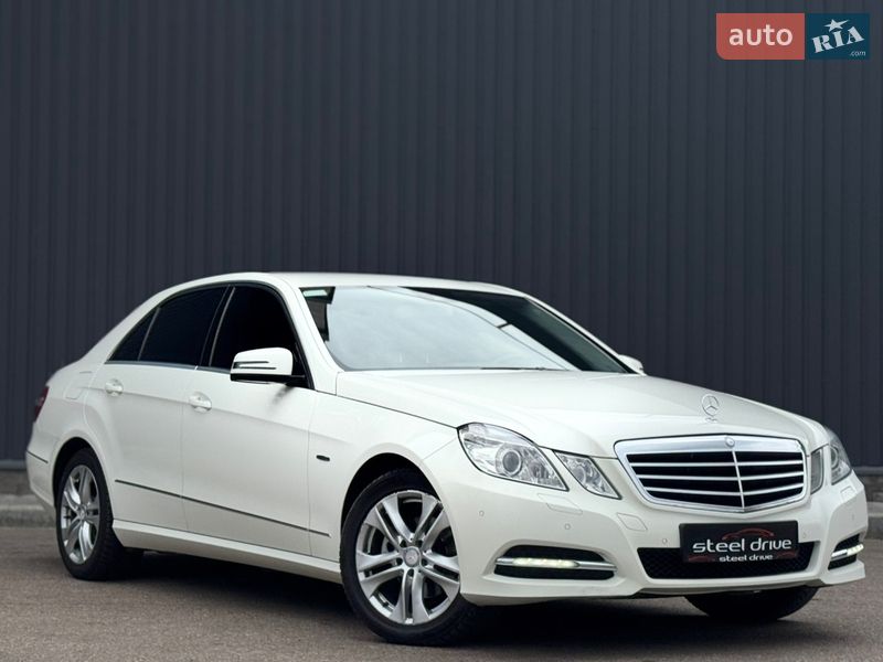 Седан Mercedes-Benz E-Class 2012 в Николаеве