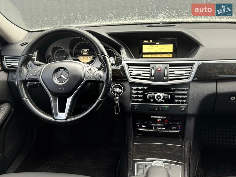 Седан Mercedes-Benz E-Class 2012 в Николаеве