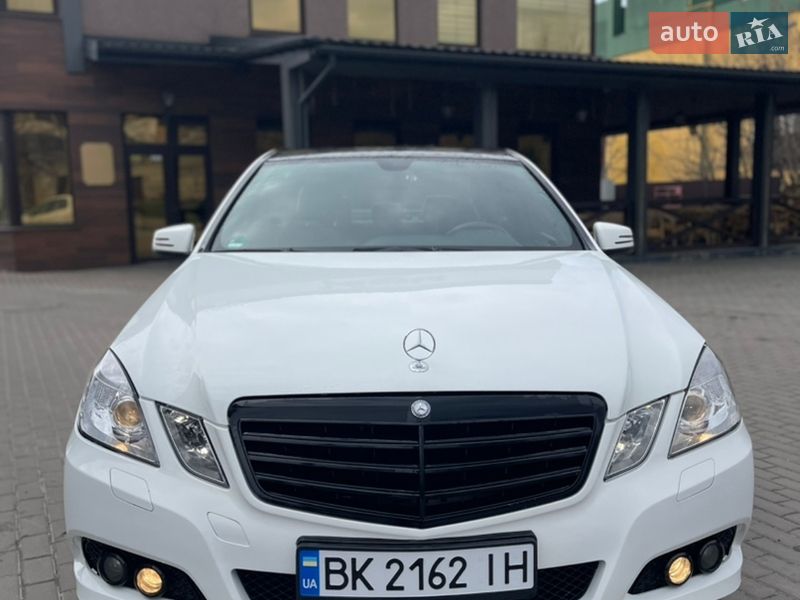 Седан Mercedes-Benz E-Class 2011 в Ровно