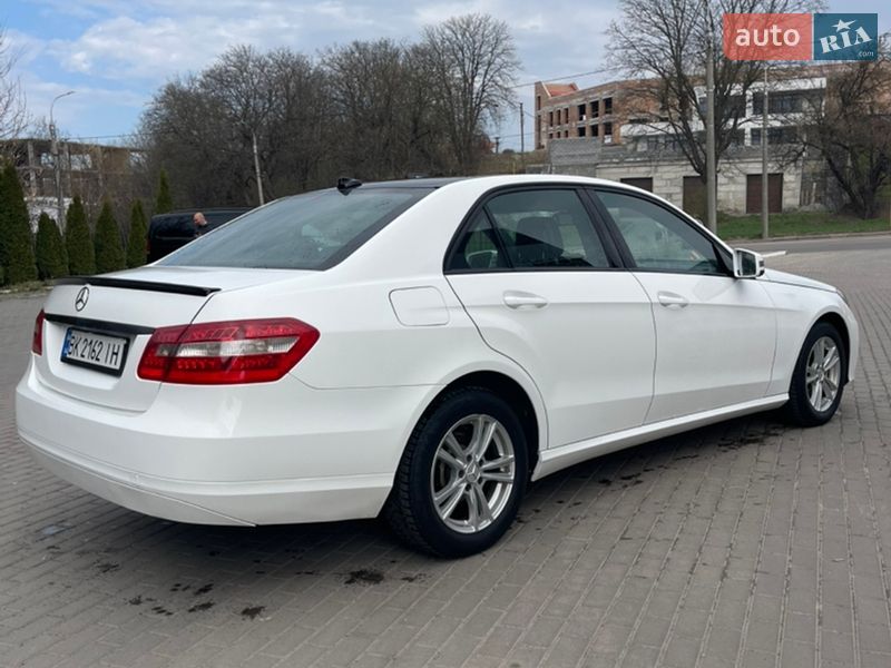 Седан Mercedes-Benz E-Class 2011 в Ровно