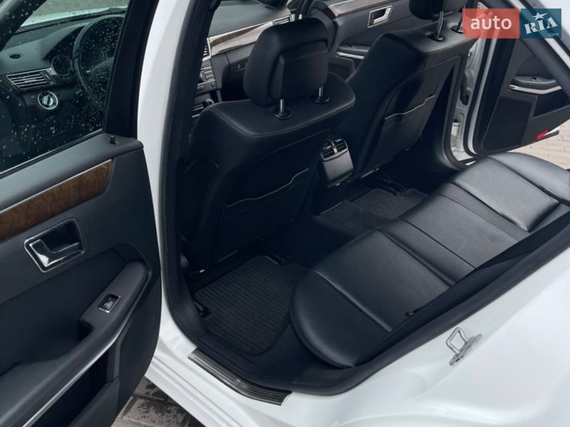 Седан Mercedes-Benz E-Class 2011 в Ровно