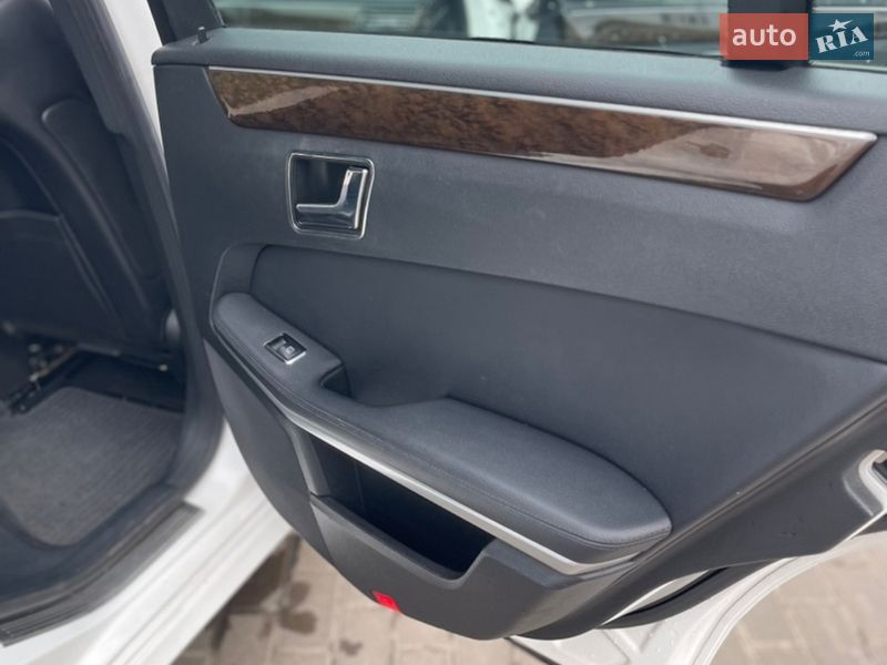 Седан Mercedes-Benz E-Class 2011 в Ровно