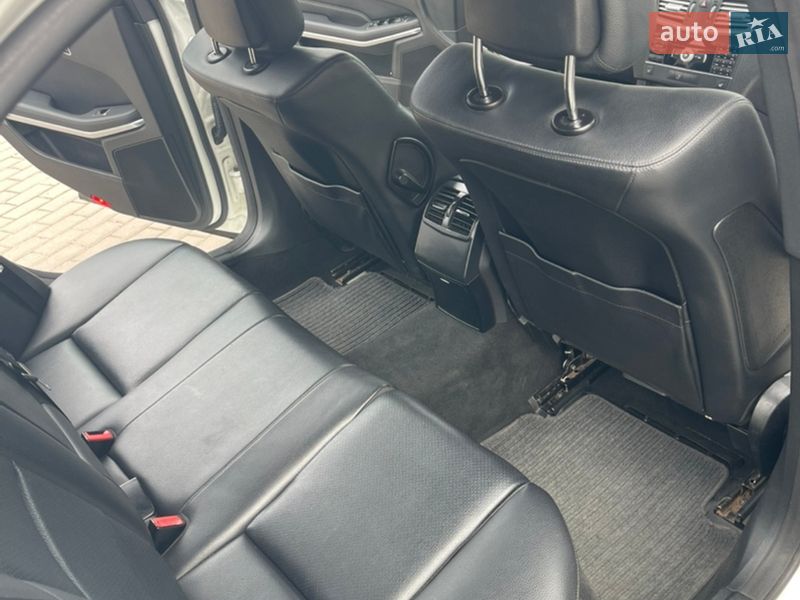 Седан Mercedes-Benz E-Class 2011 в Ровно