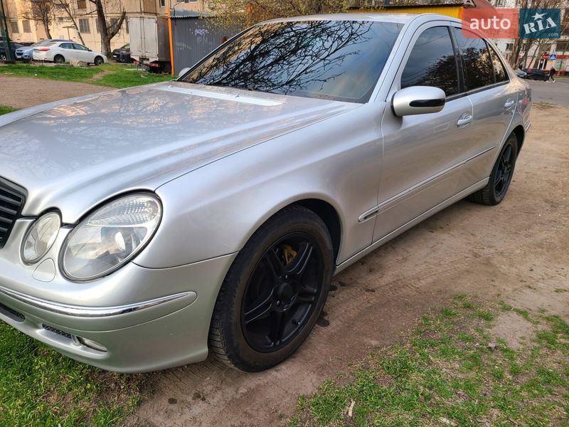 Mercedes-Benz E-Class 2003