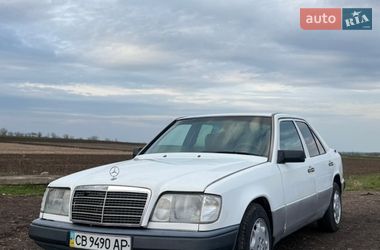 Седан Mercedes-Benz E-Class 1988 в Смеле