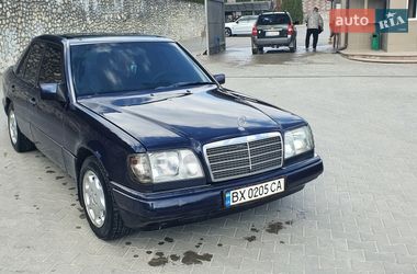 Седан Mercedes-Benz E-Class 1987 в Волочиске