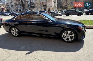 Седан Mercedes-Benz E-Class 2017 в Киеве
