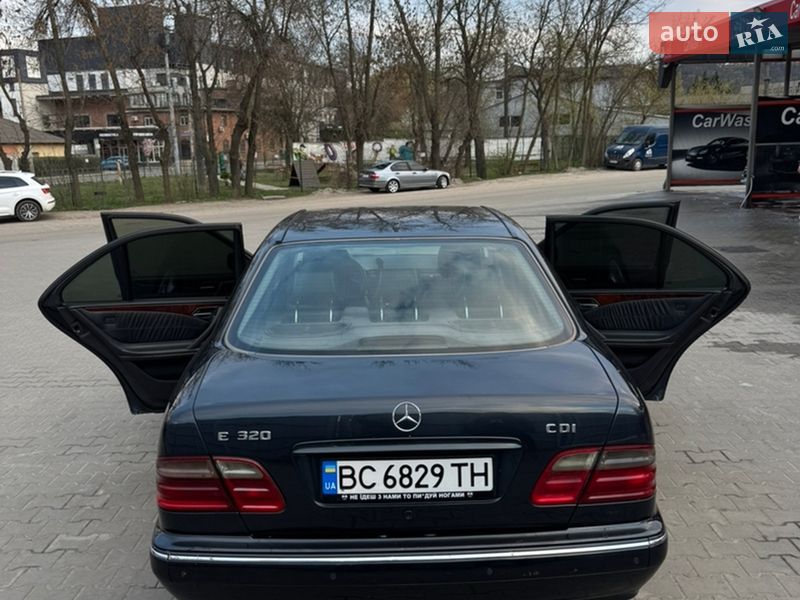 Седан Mercedes-Benz E-Class 2001 в Львове