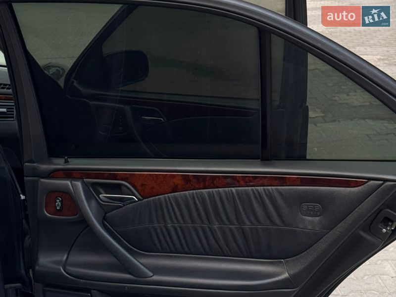 Седан Mercedes-Benz E-Class 2001 в Львове