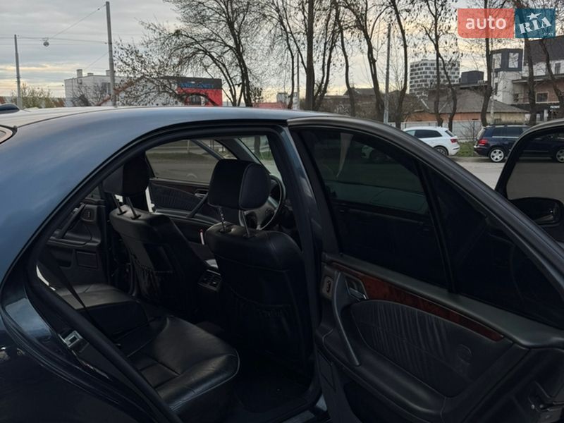 Седан Mercedes-Benz E-Class 2001 в Львове