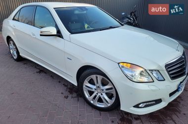Седан Mercedes-Benz E-Class 2009 в Сарнах