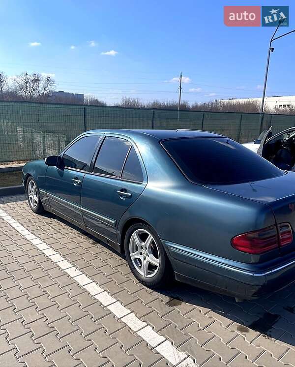 Mercedes-Benz E-Class 2000