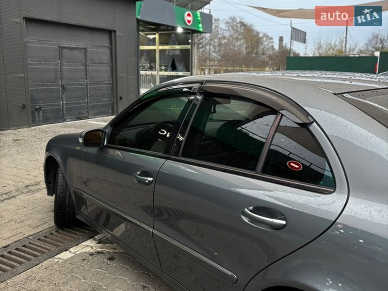 Седан Mercedes-Benz E-Class 2005 в Черновцах