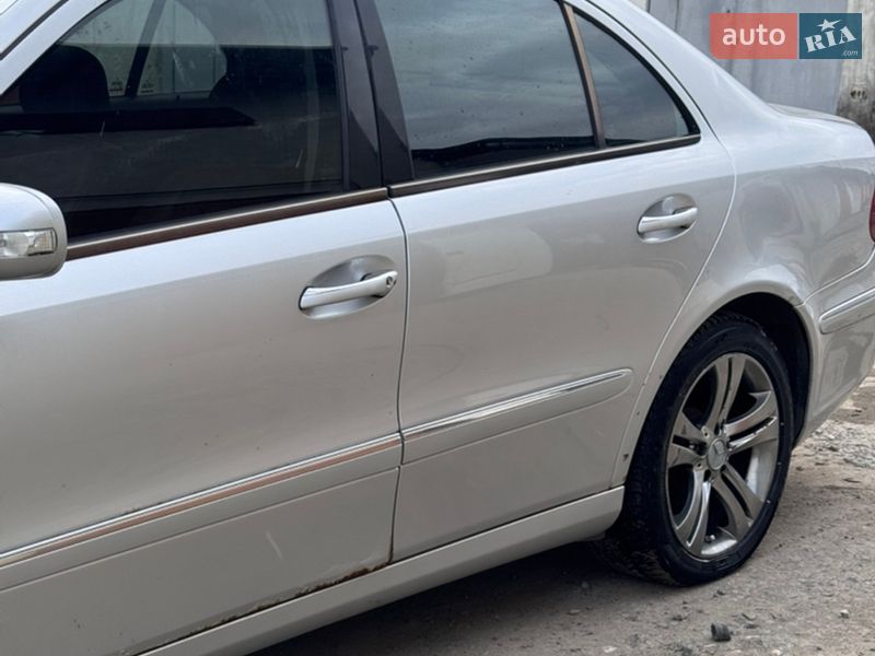 Седан Mercedes-Benz E-Class 2004 в Хмельницком