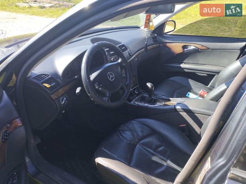 Седан Mercedes-Benz E-Class 2002 в Білки