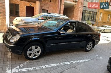 Седан Mercedes-Benz E-Class 2005 в Киеве