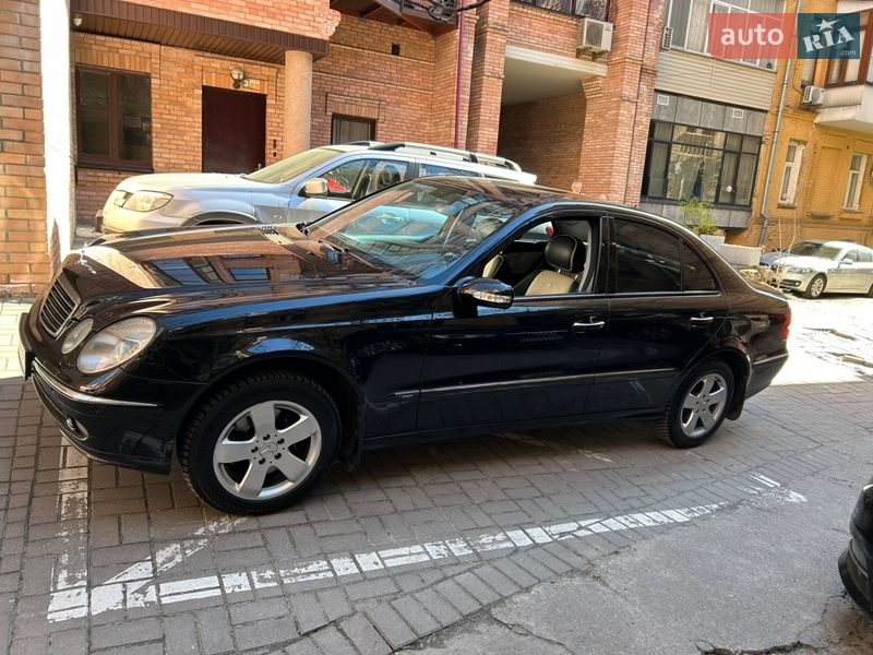 Mercedes-Benz E-Class 2005