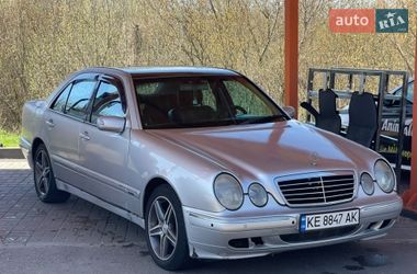 Седан Mercedes-Benz E-Class 2001 в Харькове
