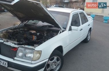 Седан Mercedes-Benz E-Class 1991 в Киеве