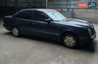 Седан Mercedes-Benz E-Class 1997 в Львові