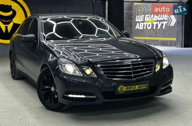 Седан Mercedes-Benz E-Class 2011 в Черновцах