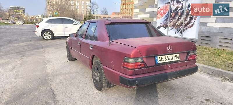 Mercedes-Benz E-Class 1989