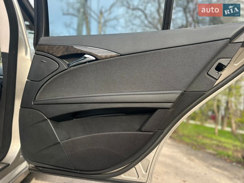 Седан Mercedes-Benz E-Class 2006 в Одессе