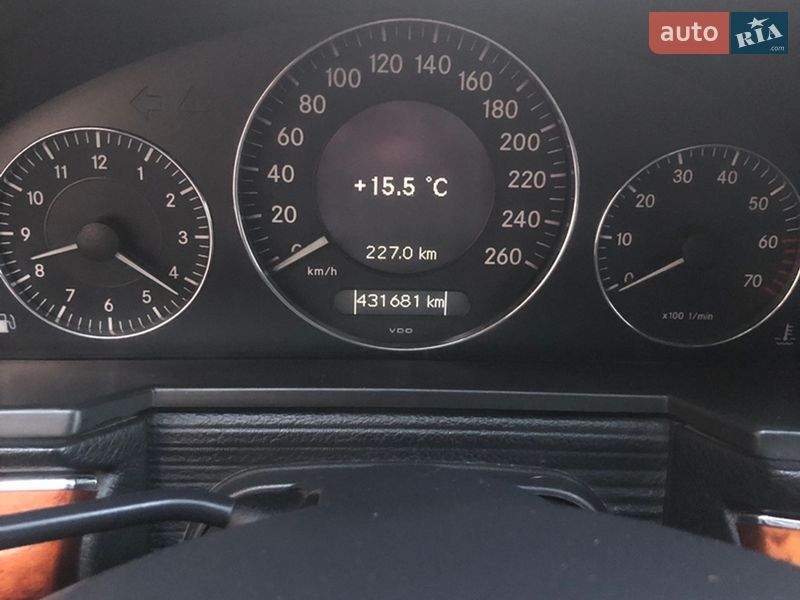 Седан Mercedes-Benz E-Class 2002 в Виннице