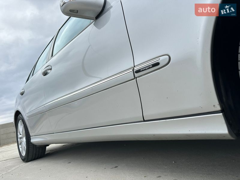 Седан Mercedes-Benz E-Class 2003 в Костополе