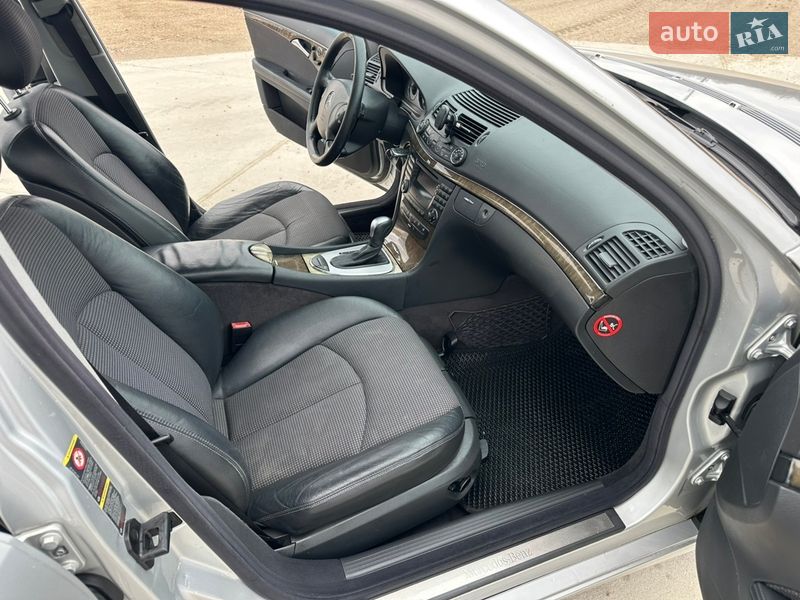 Седан Mercedes-Benz E-Class 2003 в Костополе