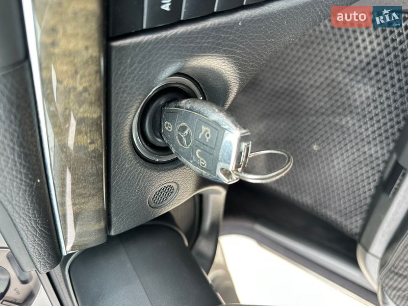 Седан Mercedes-Benz E-Class 2003 в Костополе