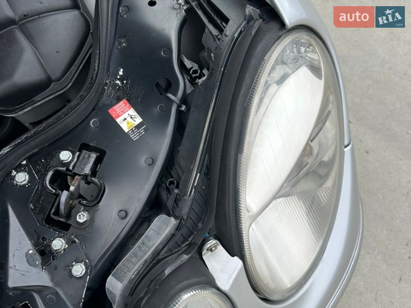 Седан Mercedes-Benz E-Class 2003 в Костополе