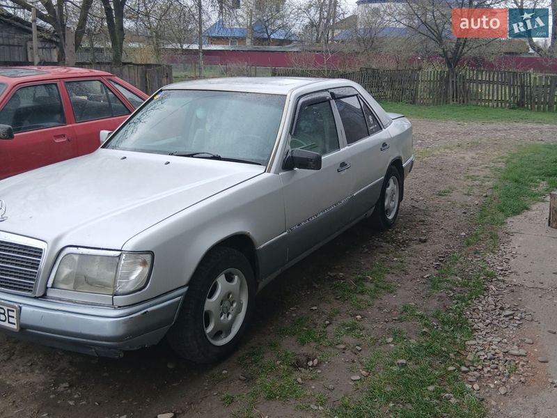 Mercedes-Benz E-Class 1993