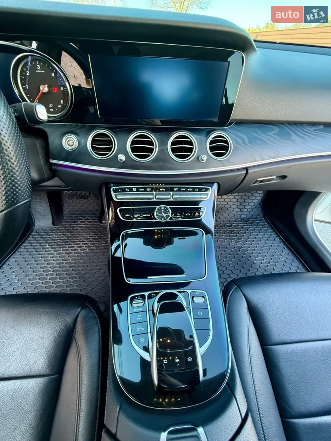 2016 Mercedes-Benz E-klasse - мініатюра 38
