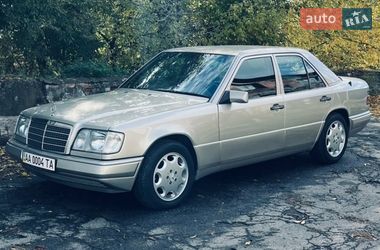 Седан Mercedes-Benz E-Class 1994 в Києві