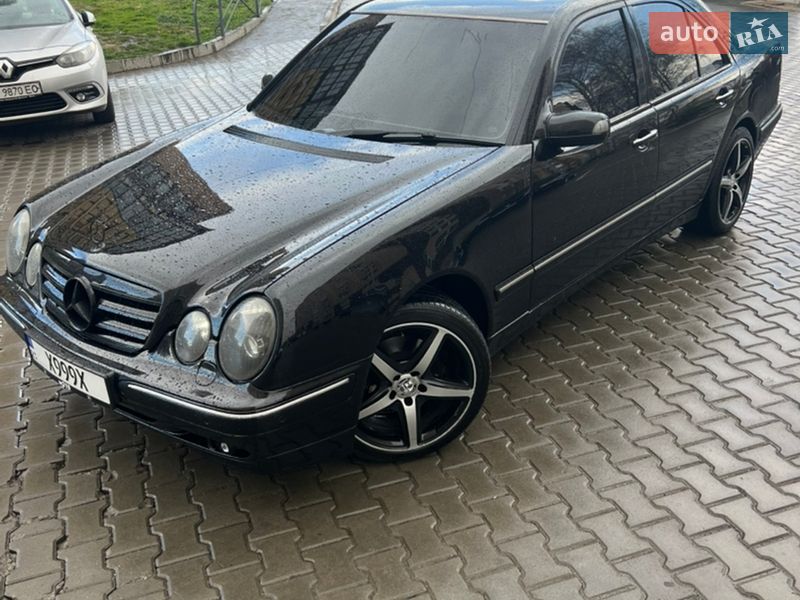 Седан Mercedes-Benz E-Class 2000 в Хмельницком