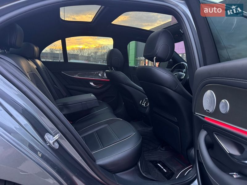 Седан Mercedes-Benz E-Class 2017 в Киеве