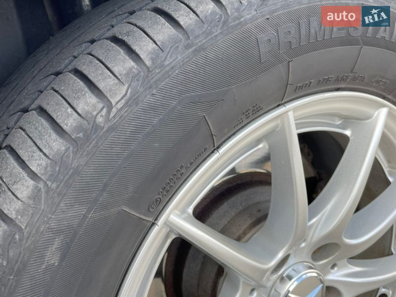 Седан Mercedes-Benz E-Class 2002 в Лебедині