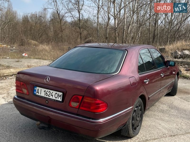 Седан Mercedes-Benz E-Class 1996 в Киеве