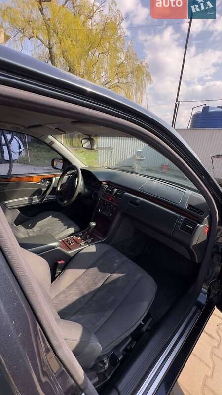 Седан Mercedes-Benz E-Class 2000 в Черновцах фото 10 Седан Mercedes-Benz E-Class 2000 в Черновцах