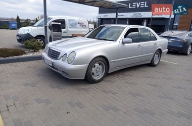 Седан Mercedes-Benz E-Class 2001 в Хусте