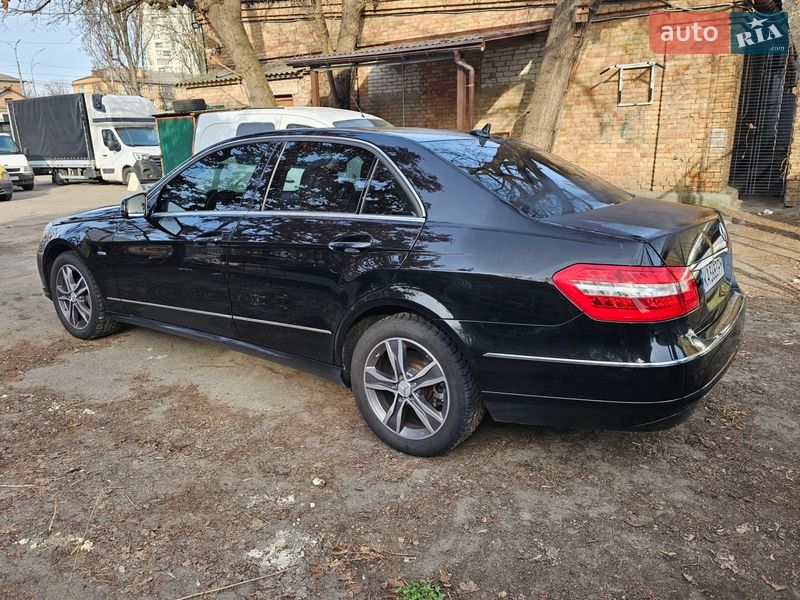Седан Mercedes-Benz E-Class 2012 в Києві