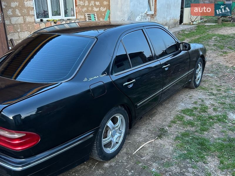 Седан Mercedes-Benz E-Class 2000 в Жмеринке