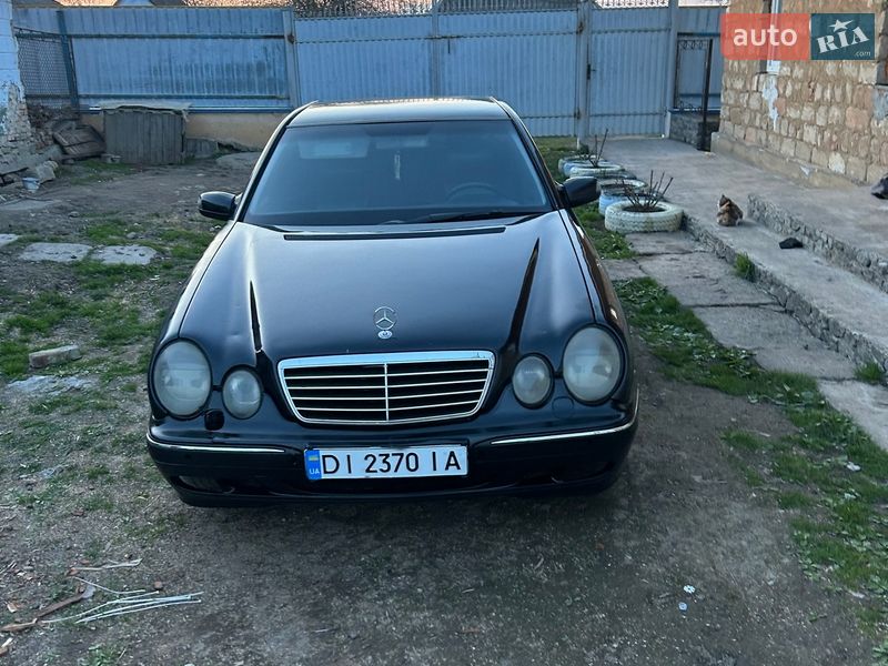 Седан Mercedes-Benz E-Class 2000 в Жмеринке