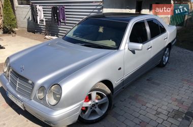 Седан Mercedes-Benz E-Class 1997 в Львове