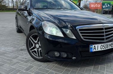 Седан Mercedes-Benz E-Class 2011 в Дніпрі